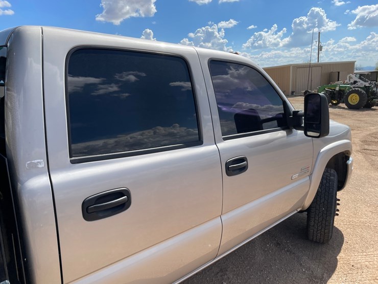 2005-gmc-3500-image-21