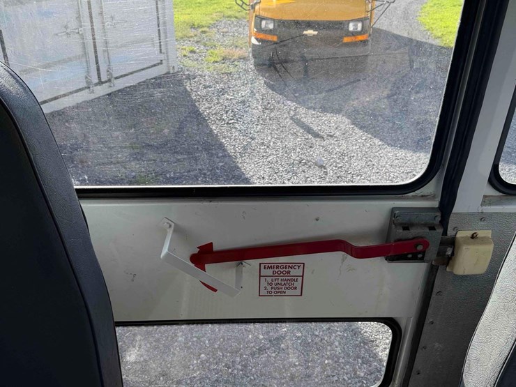 2009-chevrolet-20-passenger-school-bus-image-20
