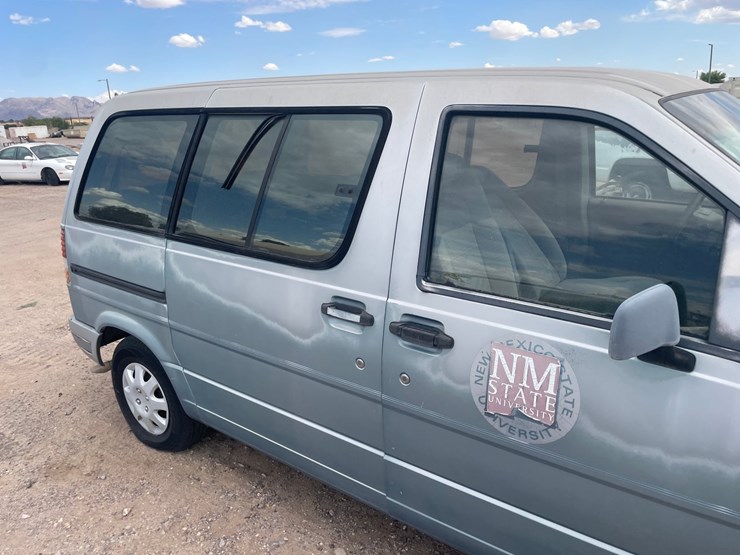 #1882-•-1992-ford-aerostar-xl-passenger-van-(has-nm-title)-(offsite-at-nmsu)-image-17