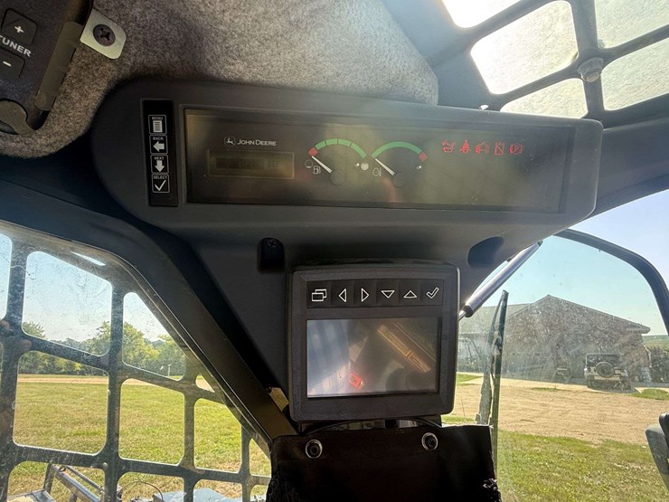 deere-331g-image-9