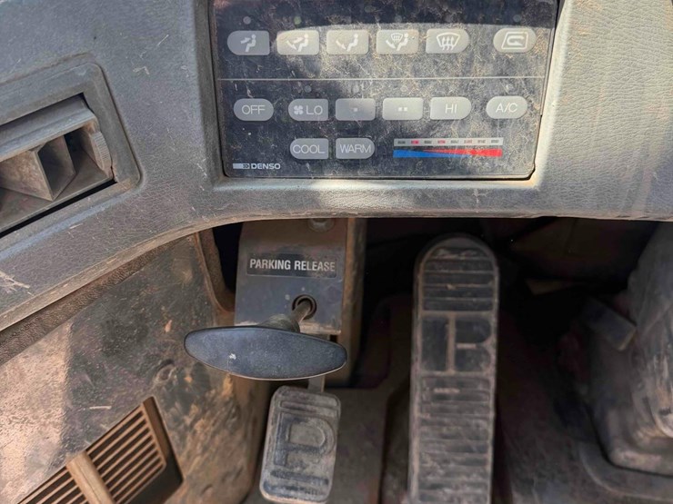 2004-komatsu-wa180pt-3mc-image-24