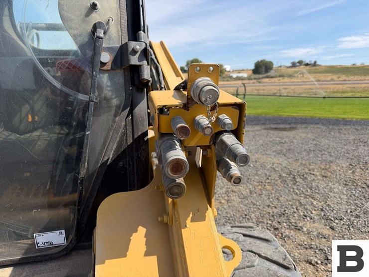 caterpillar-272c-image-12