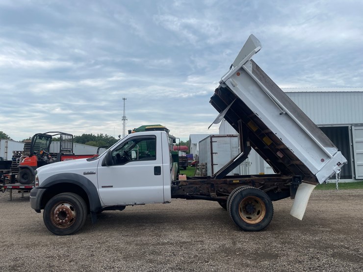 2005-ford-f550-xl-image-11