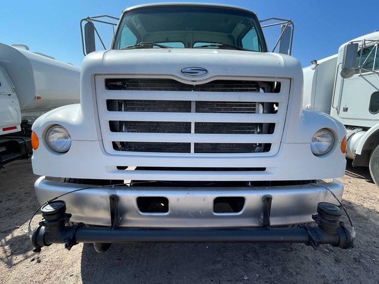 #1851-•-2000-sterling-7500-water-tank-truck-(has-nm-title)-image-64