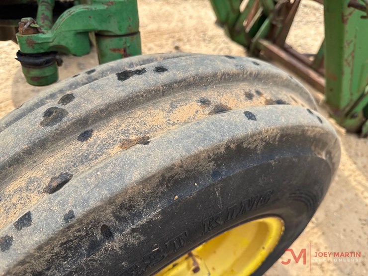 john-deere-2355-image-16