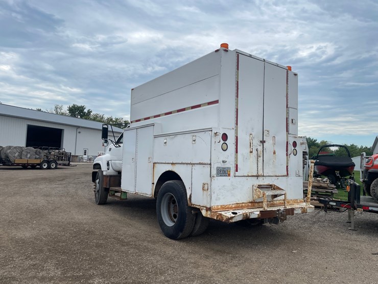 #2375-•-2000-gmc-c6500-utility-truck-(has-wi-title)-image-7