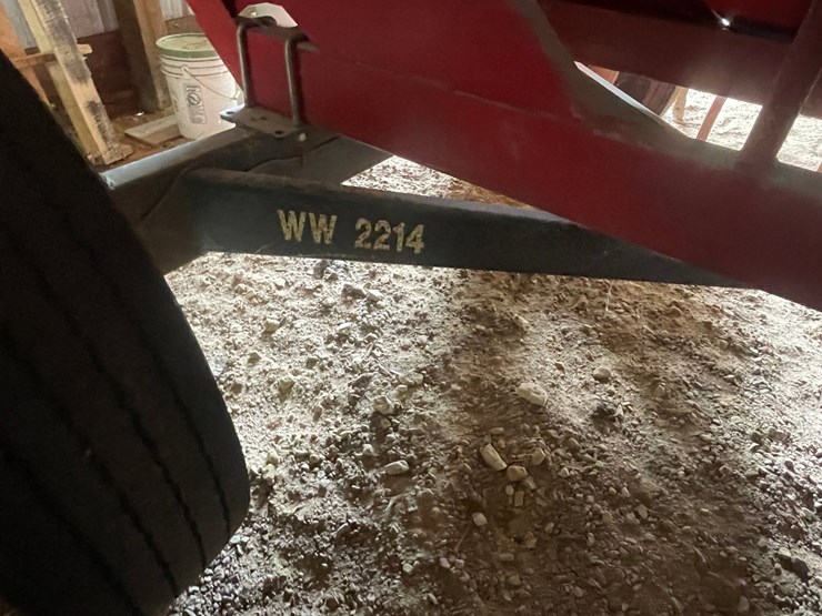 #520-•-westendorf-ww425-gravity-wagon-(fall-creek,-wi)-image-21