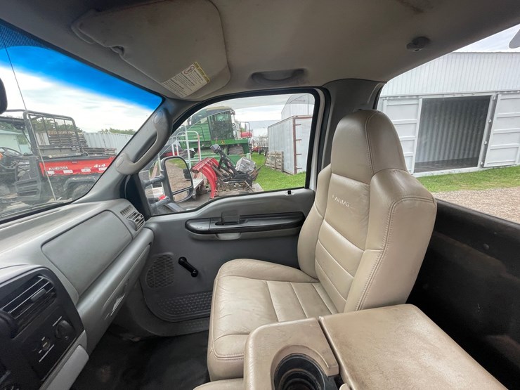 2005-ford-f550-xl-image-18