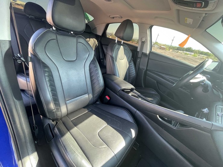 #1859-•-2023-hyundai-elantra-(has-nm-title)-image-75