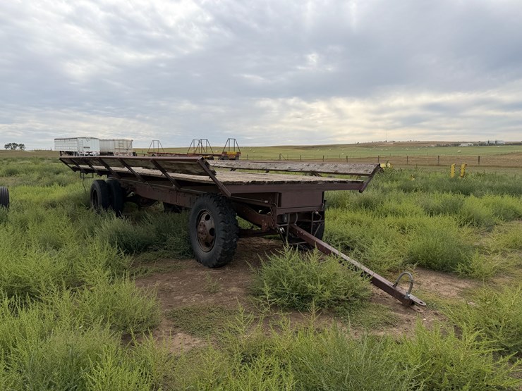 hay-trailer-image-4