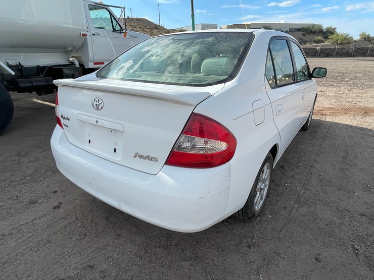 #1853-•-2002-toyota-prius-(title-in-delay)-image-79