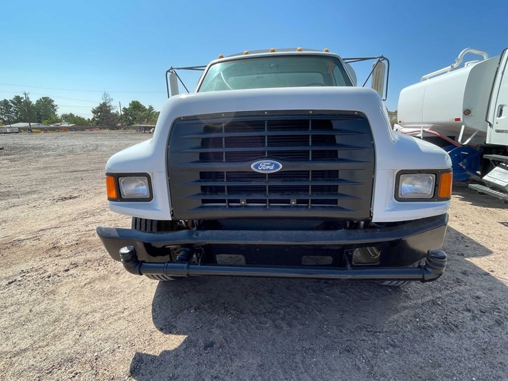 1997-ford-f800-image-2