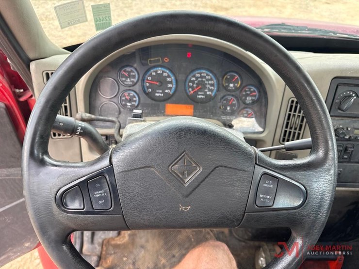2014-international-durastar-4400-image-32
