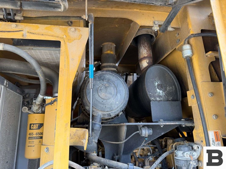 2005-caterpillar-930g-image-31