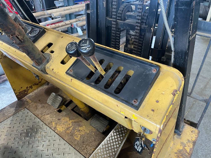 #133-•-cat-pneumatic-forklift-(shawano,-wi)-image-31