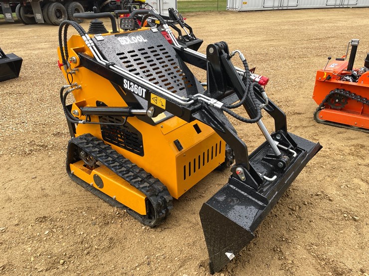 #1261-•-mms-skid-steer-loader-image-3