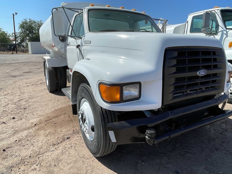 1997-ford-f800-image-71