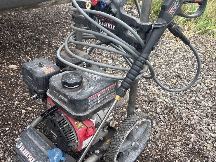 #6318-•-black-max-pressure-washer-(denmark,-wi)-image-4