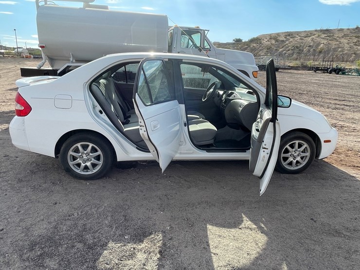 #1853-•-2002-toyota-prius-(title-in-delay)-image-66