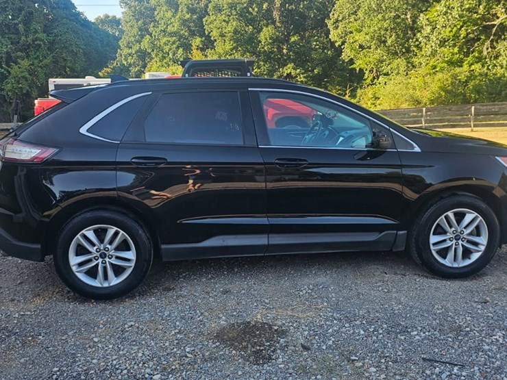 2018-ford-edge-sel-image-2