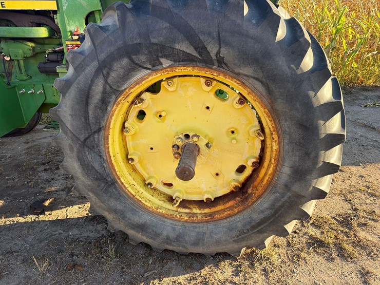john-deere-4230-image-12