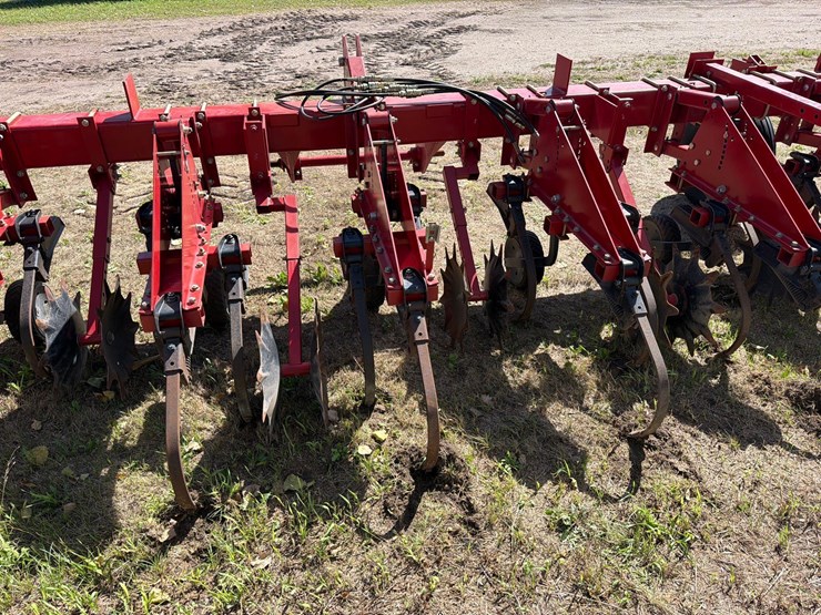 case-ih-1820-row-cultivator-image-7