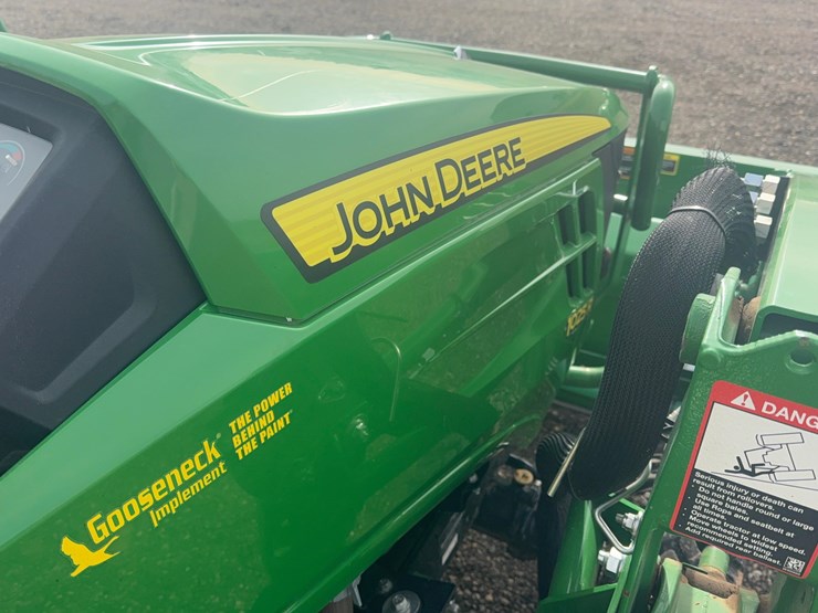 john-deere-1025-image-16