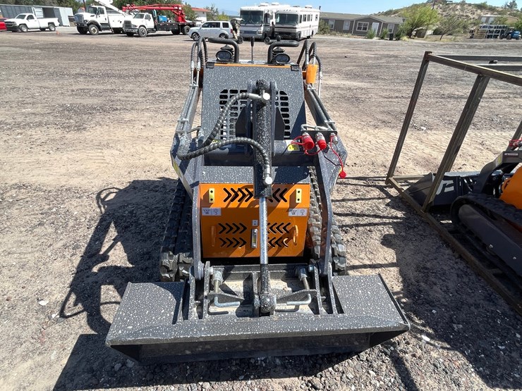 #2065-•-unused-2026-landhonor-mini-skid-steer-loader-image-2