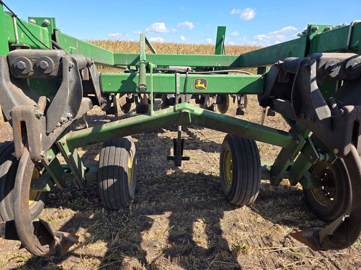 john-deere-2700-image-17