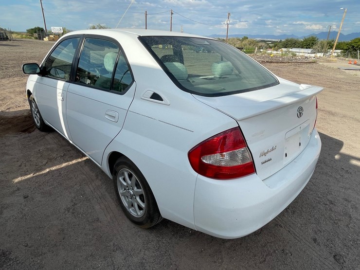 #1853-•-2002-toyota-prius-(title-in-delay)-image-82