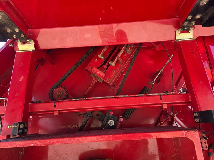 2009-new-holland-br7090-image-28
