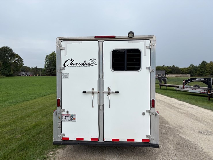 #708-•-2007-cherokee-3-horse-slant-gooseneck-trailer-(has-wi-title)(helenville,-wi)-image-5