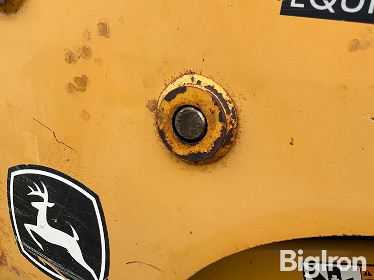 2007-deere-ct332-image-16