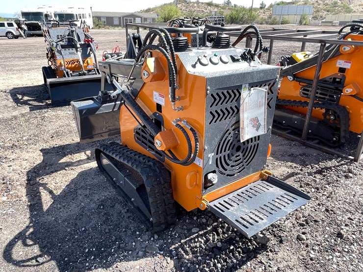 #2067-•-unused-2026-landhonor-mini-skid-steer-loader-image-4