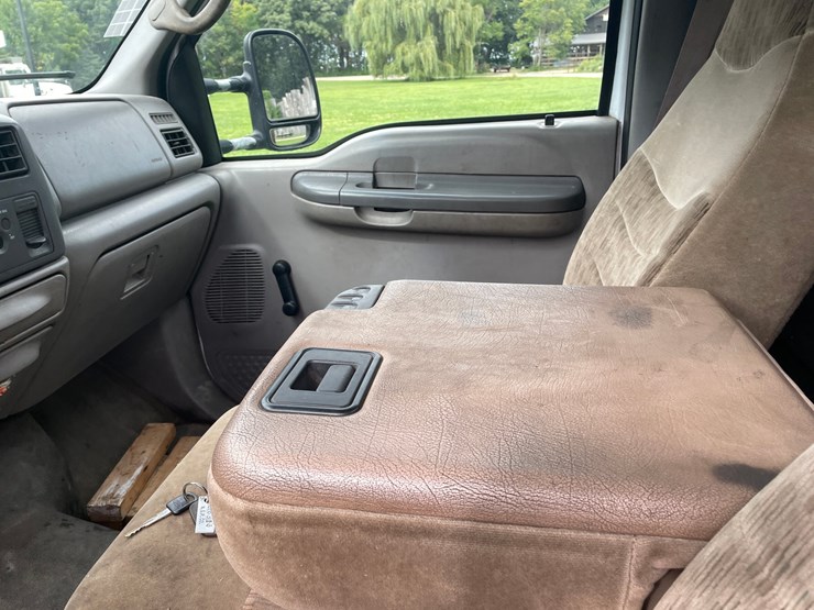 2000-ford-f550-image-17