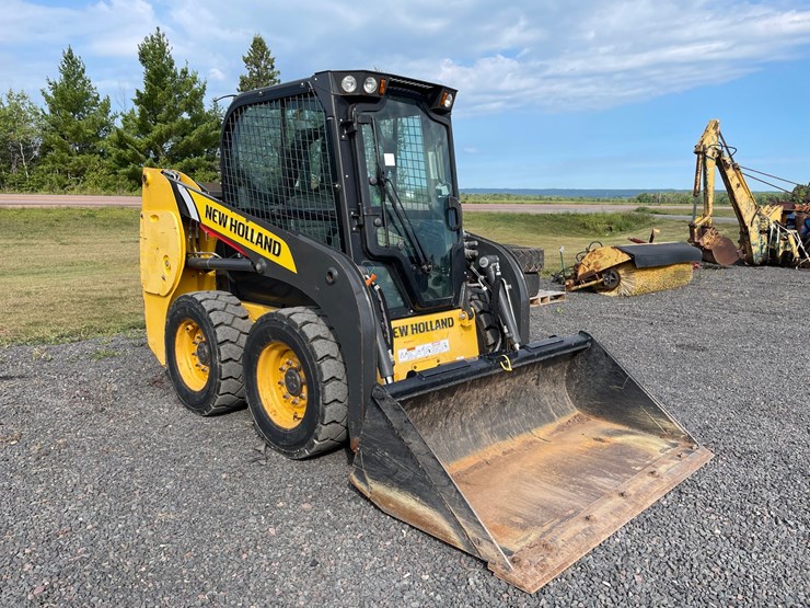2021-new-holland-l316-image-7