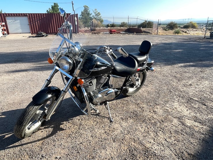 #1863-•-2006-honda-vt1100-(has-nm-title)-image-2