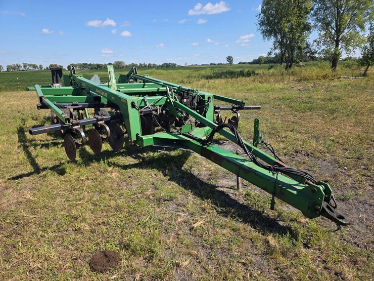 john-deere-2700-image-4
