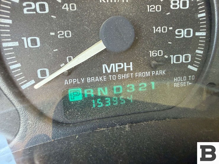 2002-chevrolet-silverado-2500-image-36