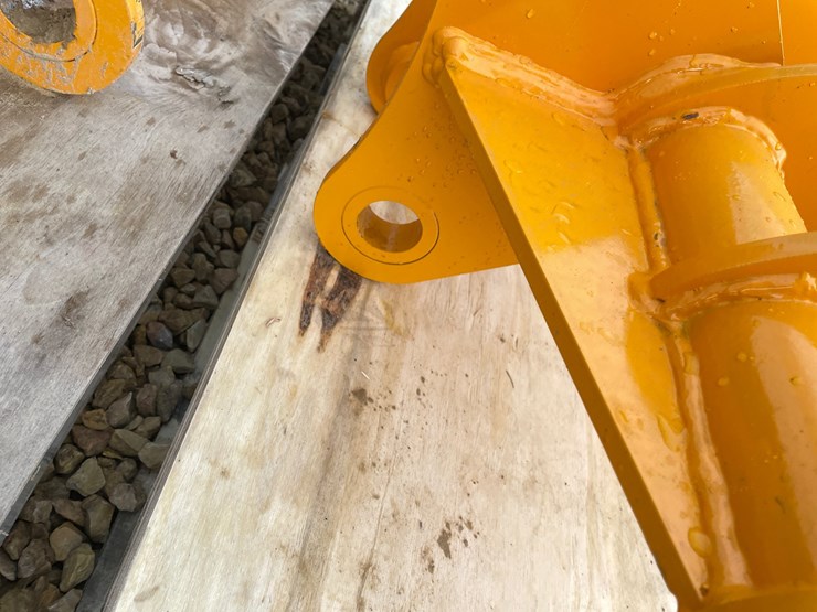 caterpillar-305-image-7