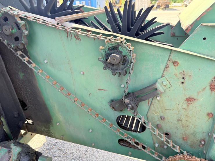 #620-•-new-idea-corn-picker-(rogers,-mn)-image-13