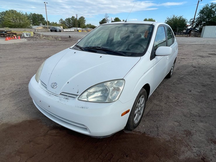#1853-•-2002-toyota-prius-(title-in-delay)-image-48