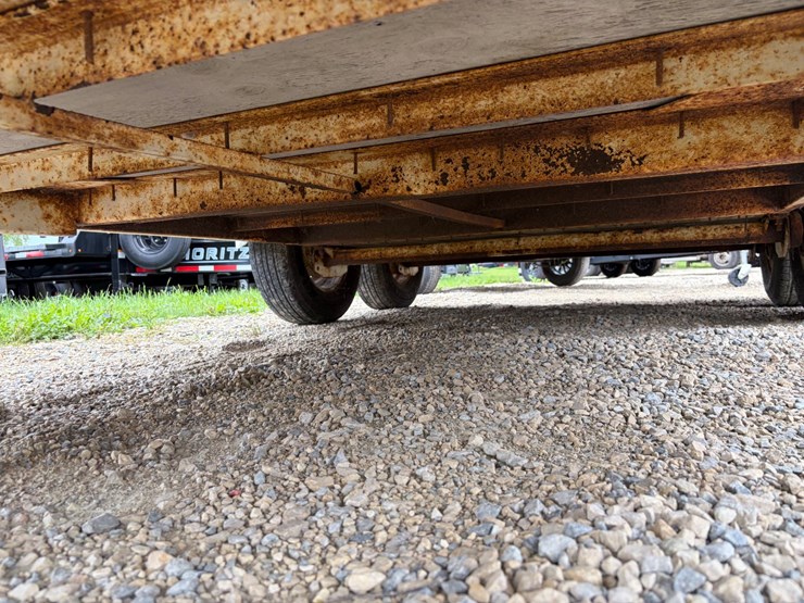 #710-•-1996-kiefer-2-horse-bumper-pull-trailer-(has-wi-title)(helenville,-wi)-image-8
