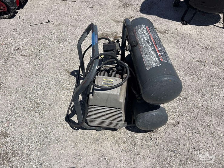 125psi-portable-electric-air-compressor-image-4