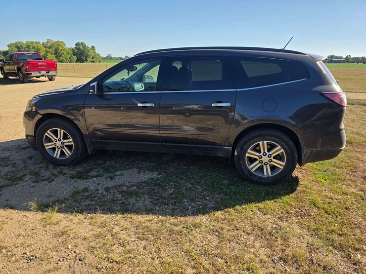 2014-chevrolet-traverse-lt-image-12