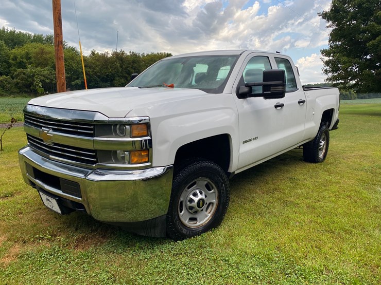 2015-chevrolet-2500-image-15