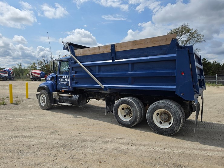 #25404-•-2003-mack-cv713-granite-tandem-axel-dump-truck-image-8