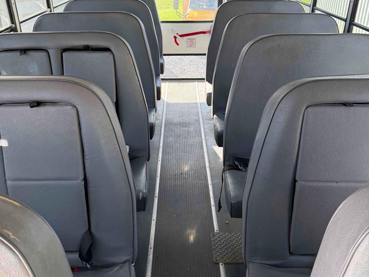 2009-chevrolet-20-passenger-school-bus-image-19