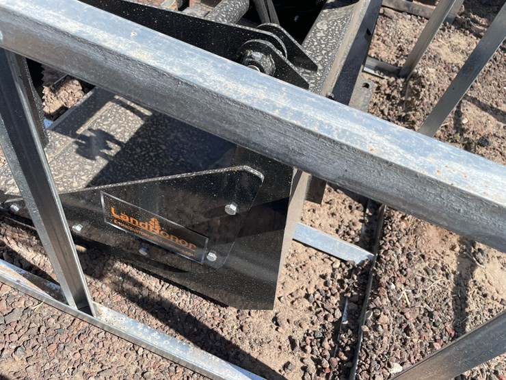 #2411-•-unused-2026-landhonor-mini-skid-steer-grapple-bucket-image-7
