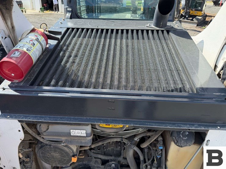 2021-bobcat-t66-image-32
